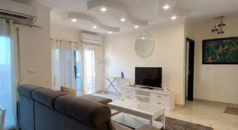 Rental apartment with hot tub & pool — photo 4