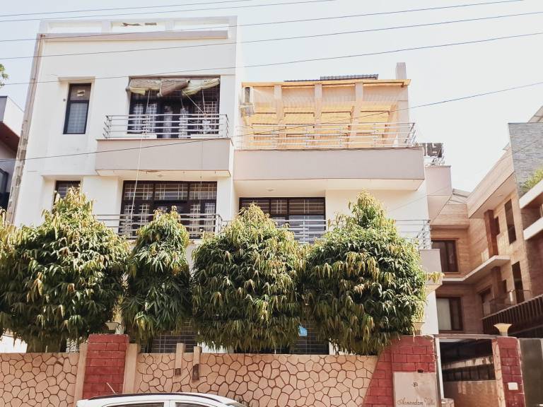 NICE Stay & Care in Noida