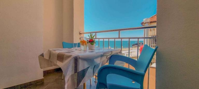Holiday apartment with patio in Novigrad