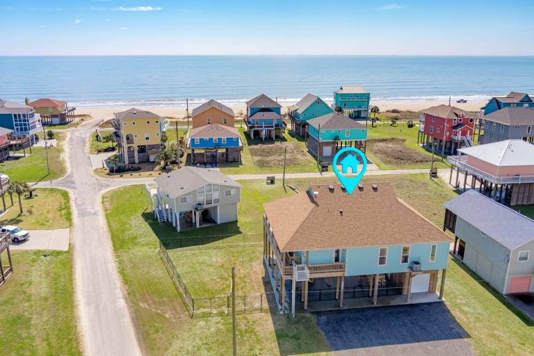 Charming vacation home with BBQ | Beach view | Pet-friendly — photo 2