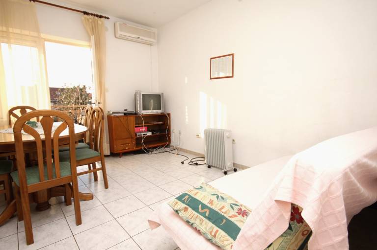 Fully equipped charming holiday apartment with patio, garden & BBQ | Sea view | Close to the beach | Pets are welcome — photo 3