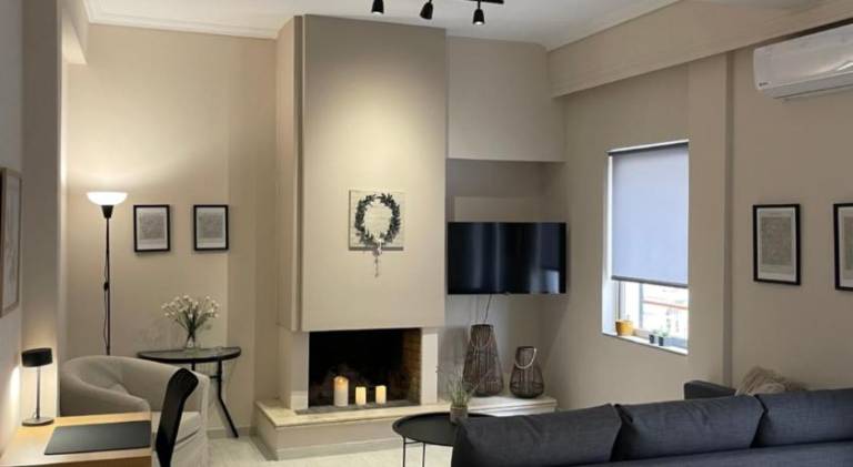Holiday apartment with terrace in Athens