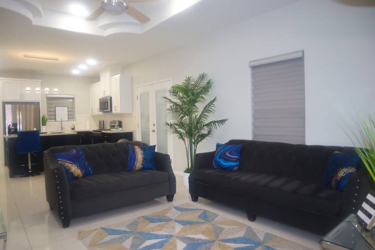 Rental apartment with patio & garden in Edinburg, TX