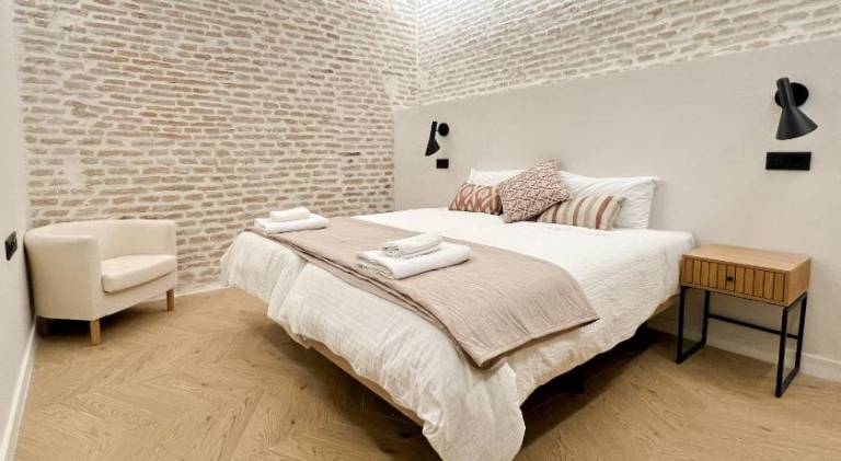 Homey Seville Brand New Arfe II Apartment Near Cathedral 8 people — photo 2