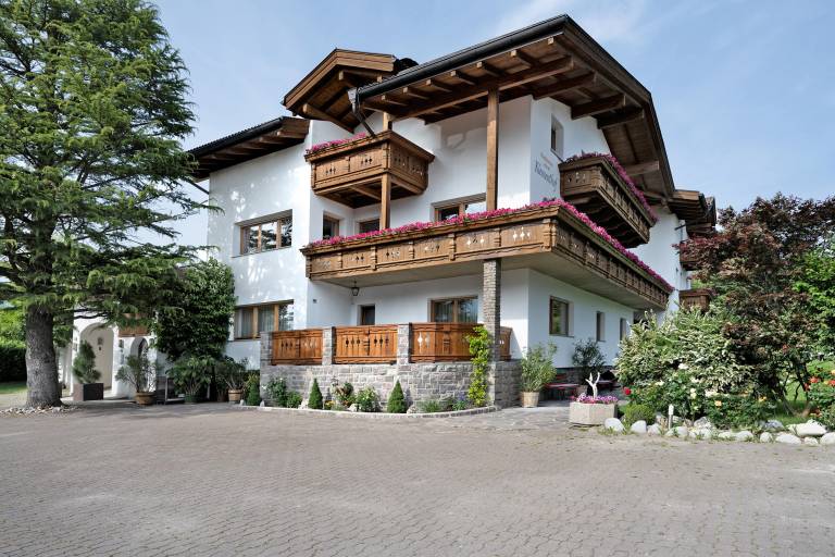 Holiday Apartment 'Klementhof No. 2' with Mountain View, Shared Pool and Wi-Fi in Naz Sciaves