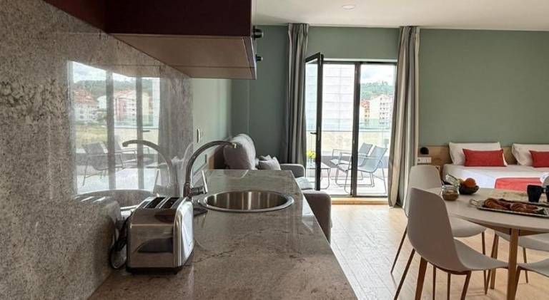 Apartment with terrace — photo 2