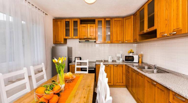 Rental apartment with BBQ, garden & pool | Suitable for remote work — photo 3