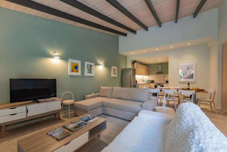 Apartment with jacuzzi | Dogs allowed in Kalamata