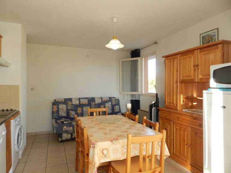 Rental apartment with 2 rooms for 6 persons — photo 3