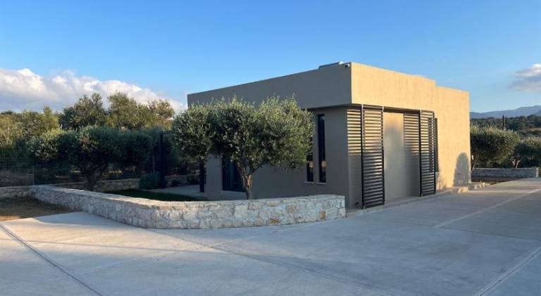 House with jacuzzi in Rethymno
