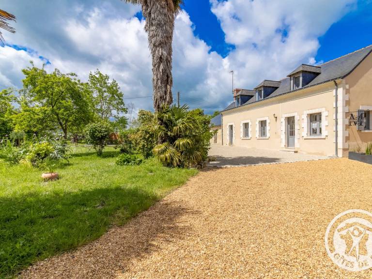House  Le Vieil-Baugé