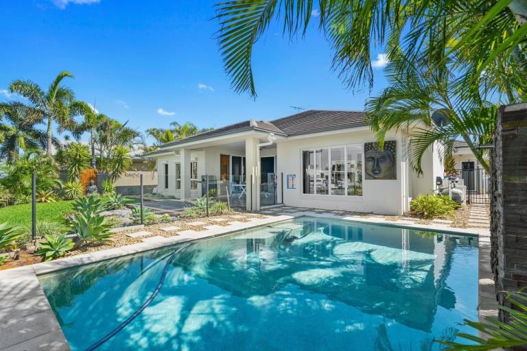 House  Banksia Beach