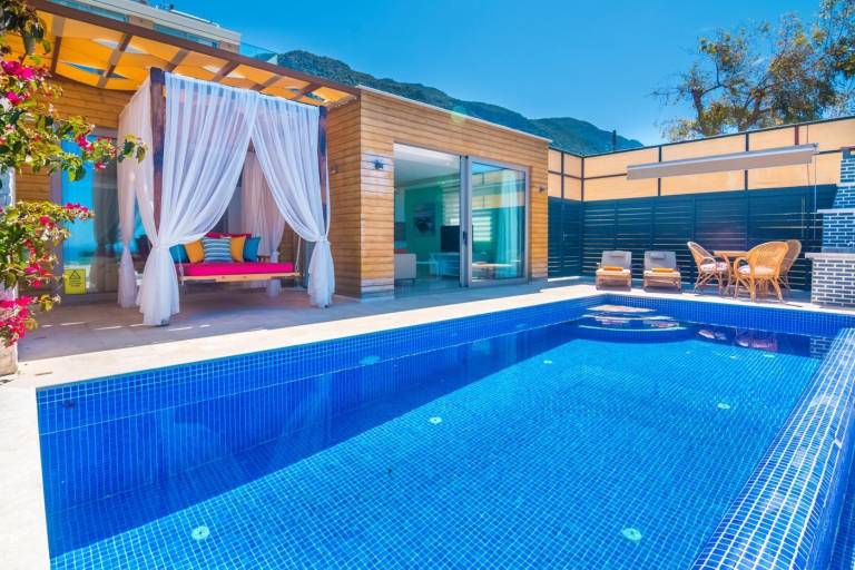 Ferienhaus für 2 Personen mit eigenem Pool