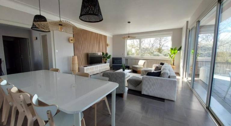 Rental apartment with terrace & yard — photo 3