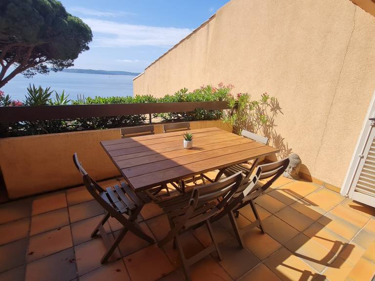 Fully equipped rental apartment with yard & pool | Pet-friendly — photo 2