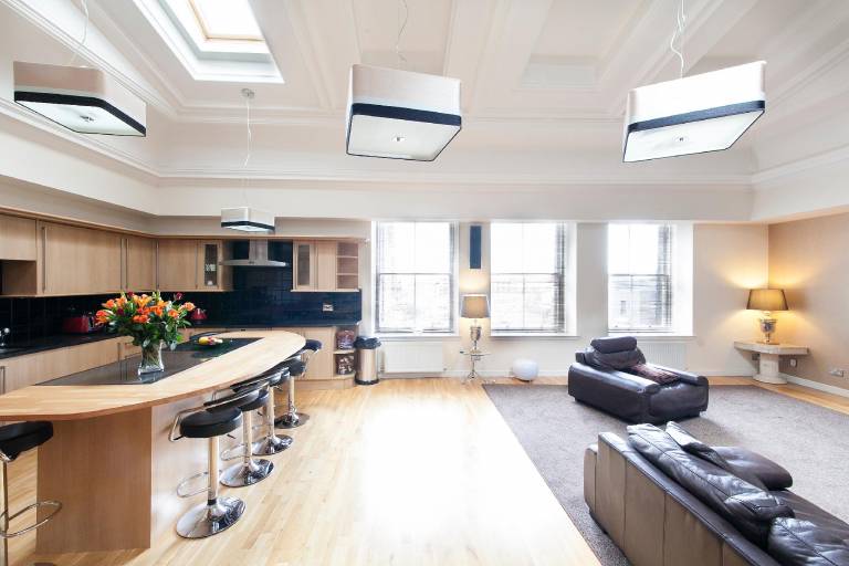Serviced apartment with garden | Near Edinburgh Castle | Pets allowed — photo 3