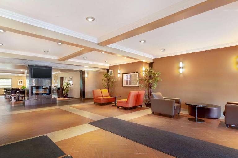Best Western Plus Peace River Hotel & Suites — photo 2