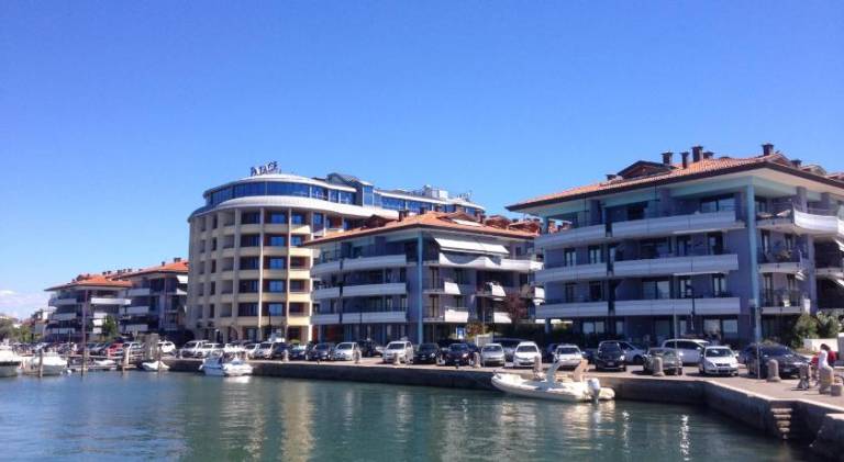 Holiday apartment with patio & yard | Close to the beach | Dogs allowed in Grado
