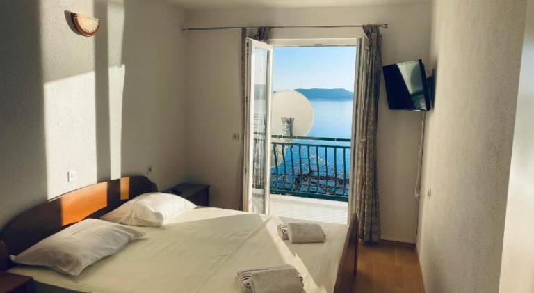 Holiday apartment with 2 rooms for 6 persons — photo 2