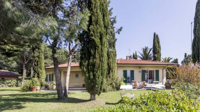 Villa Lilla immersed in the greenery, overlooking the sea, a few steps from the beach — photo 2