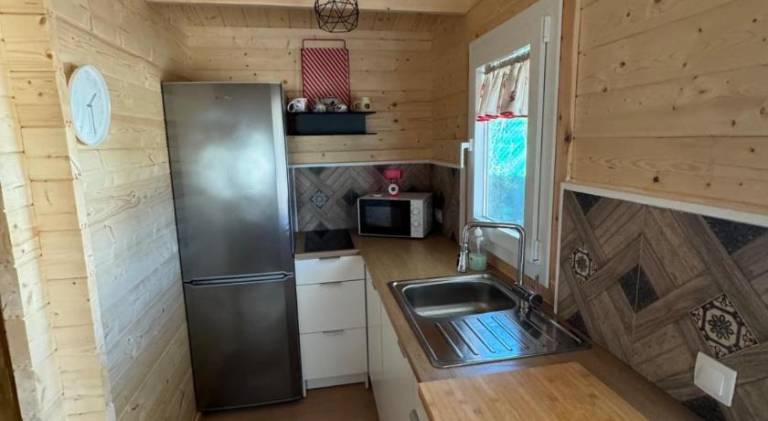 Charming vacation home with BBQ, terrace & yard | Dogs allowed — photo 3