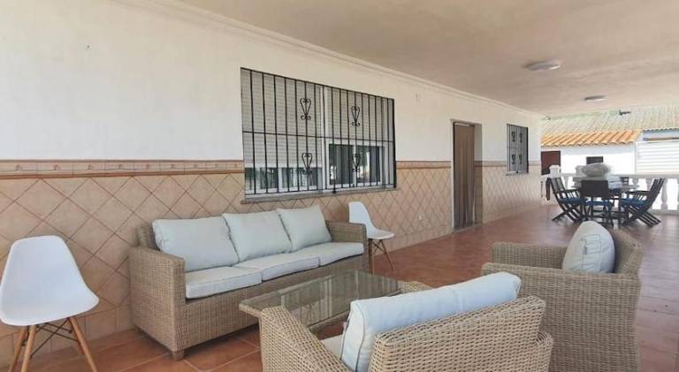 Fully equipped villa with terrace, jacuzzi & private pool | Pets are welcome — photo 3