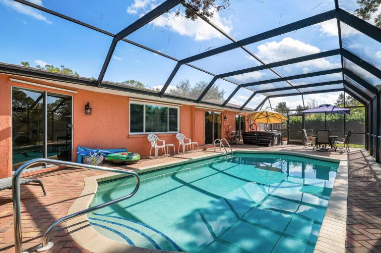 Coastal home with amazing pool just a short drive from Anna Maria Island in Bradenton, FL