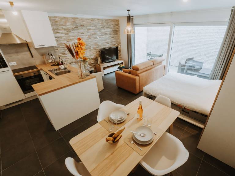 Holiday apartment with yard & patio | Next to the beach | Suitable for remote work | Pet-friendly — photo 2