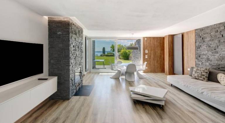 Villa with jacuzzi — photo 2