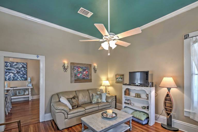Charming Gulfport Getaway Only 3 Blocks to Beach! — photo 3
