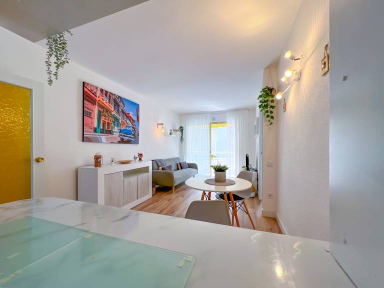 Apartment with yard & pool | Beach nearby | Pets are welcome — photo 3