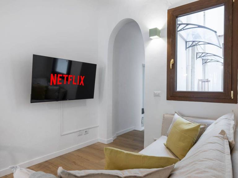 Fully equipped rental apartment with yard | Next to Florence Cathedral | Perfect for remote work | Pets allowed — photo 4