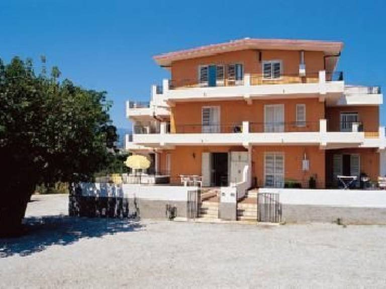 Ferienwohnung in Galice, Oliveri f&uuml;r max. 5 Personen