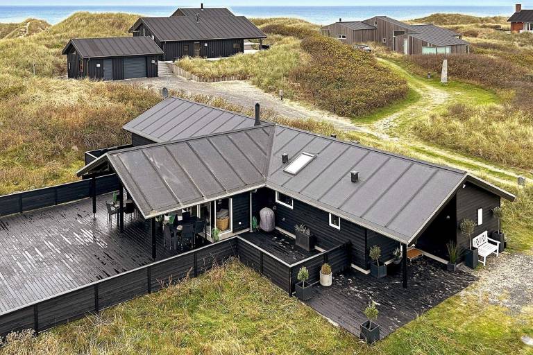 Fully equipped big house with sauna, jacuzzi & terrace | Next to the beach | Pets allowed — photo 2