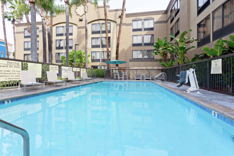 Hampton Inn Los Angeles/Arcadia/Pasadena — photo 2
