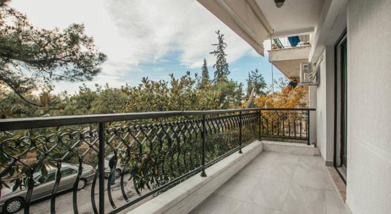 Apartment with patio | Near Arch of Galerius and Rotunda | Dogs allowed — photo 3