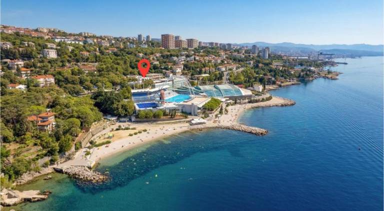 Vacation home with pool & jacuzzi in Rijeka