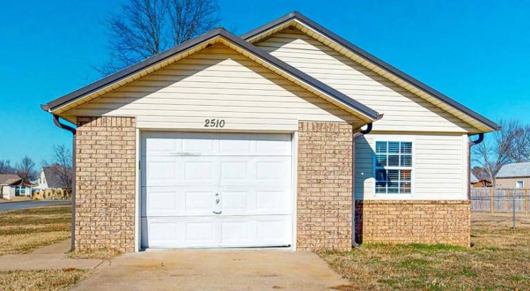 Vacation home | Dogs allowed in Bentonville, AR