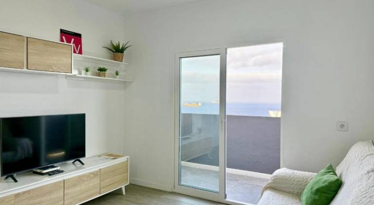 Rental apartment with terrace — photo 2