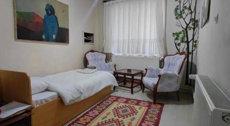 Rental apartment with patio & garden | Pets allowed — photo 2