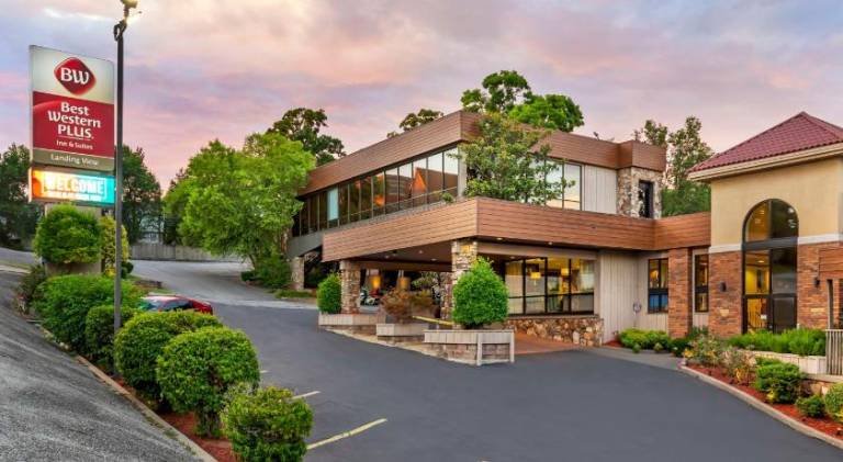 Best Western Plus Landing View Inn & Suites — photo 2