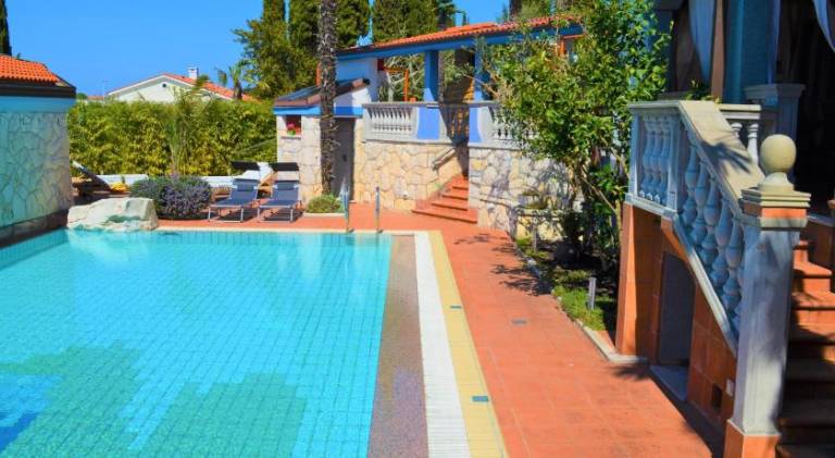 Wonderful vacation home with pool | Dogs allowed in Izola