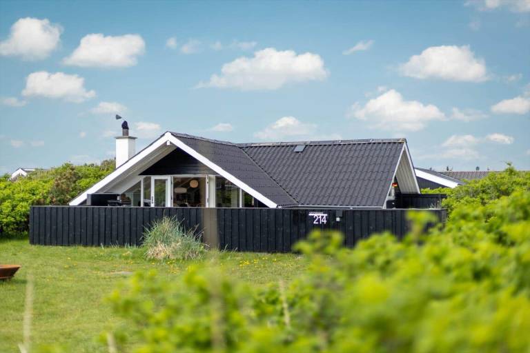 House with grill & patio | Pets are welcome — photo 2