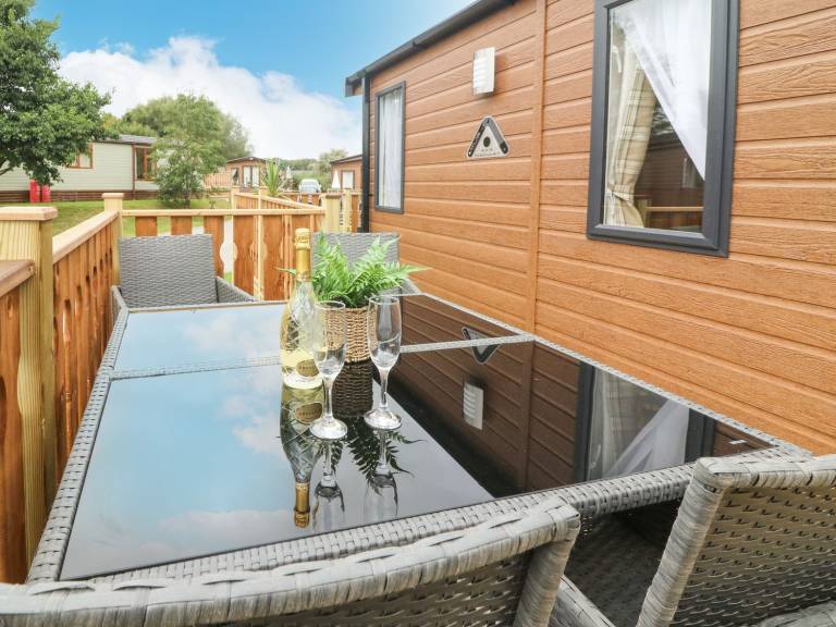 Children-friendly pleasant cottage with yard & pool | Pets allowed — photo 3