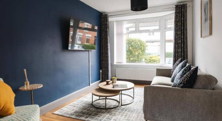 Luxurious 3 Bedroom Home in Belfasts Trendy Lisburn Road Sleeps 6 Modern & Spacious — photo 2