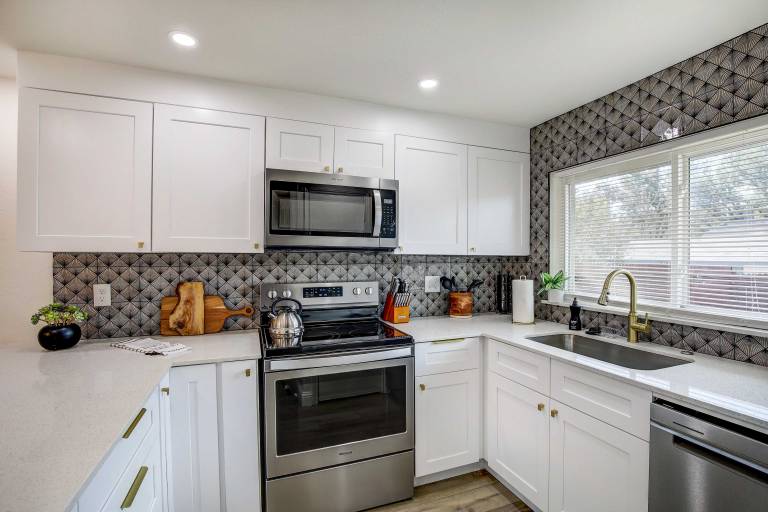 Stylish Allen Home near Watters Creek Village — photo 2