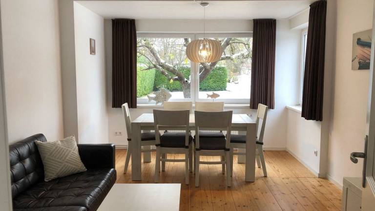     
Ferienhaus ∙ 6 Gäste ∙ 3 Schlafzimmer
