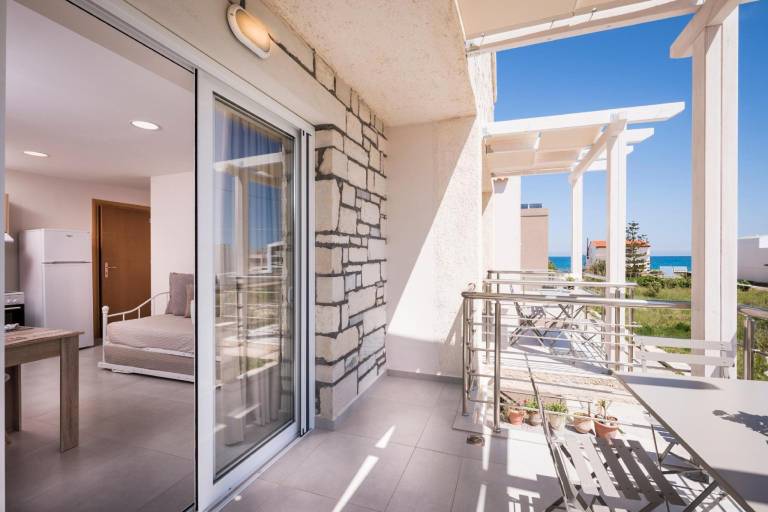 Harmonious Athina Apartments Near the Beach — photo 4