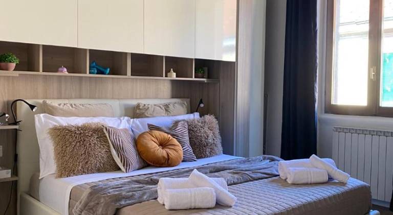 Rental apartment with 1 room for 4 persons in Monza