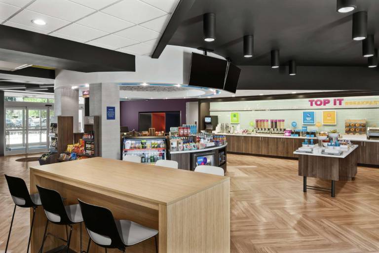 Tru by Hilton Savannah Midtown — photo 3